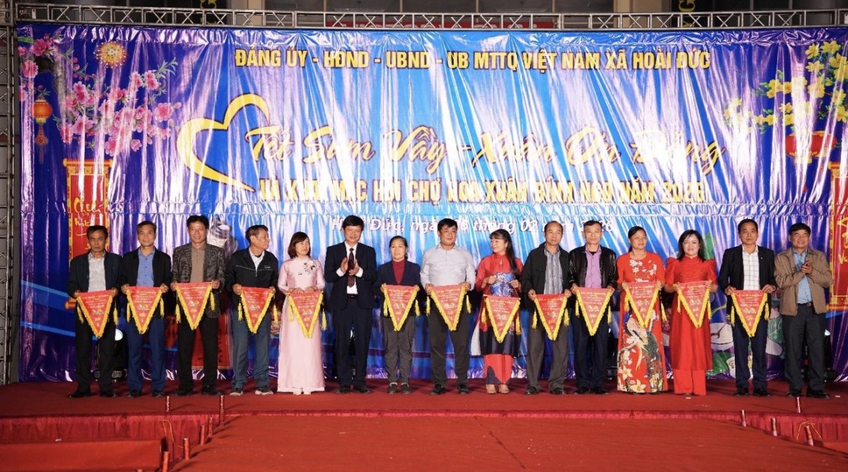 Hoài Đức tổ chức Chương trình “Tết sum vầy - Xuân ơn Đảng” và khai mạc chợ hoa Xuân Bính Ngọ 2026 Hoài Đức tổ chức Chương trình “Tết sum vầy - Xuân ơn Đảng” và khai mạc chợ hoa Xuân Bính Ngọ 2026
