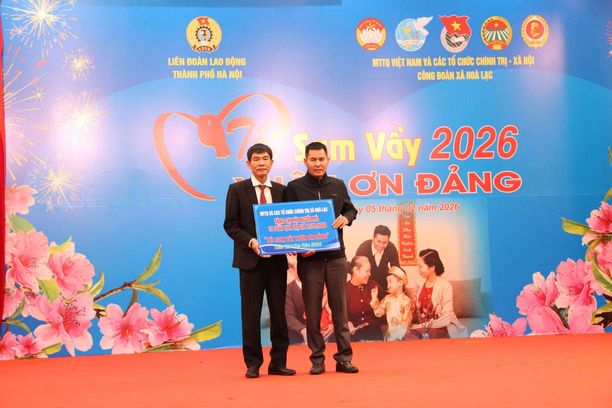 Hòa Lạc ấm áp chương trình “Tết sum vầy - Xuân ơn Đảng”