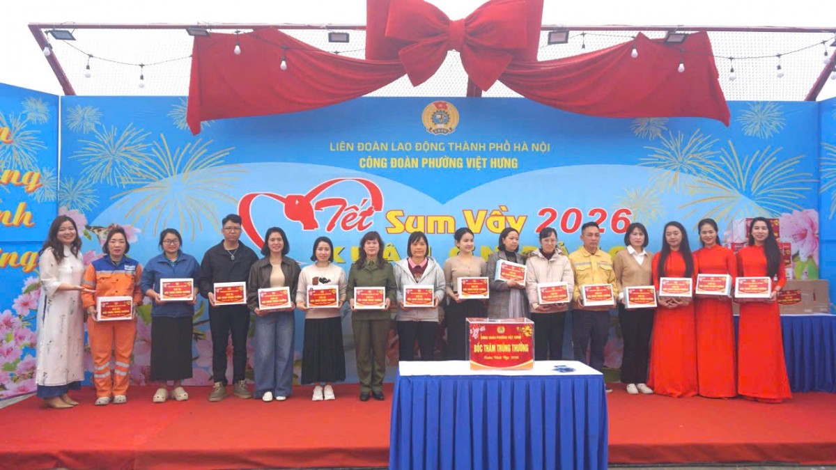 Công đoàn phường Việt Hưng tổ chức Chương trình “Tết Sum vầy 2026   Xuân ơn Đảng” ấm áp nghĩa tình