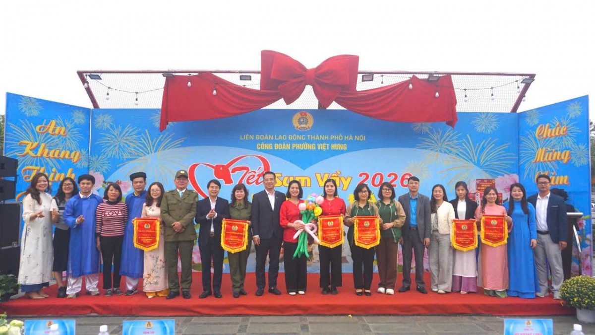 Công đoàn phường Việt Hưng tổ chức Chương trình “Tết Sum vầy 2026 - Xuân ơn Đảng” ấm áp nghĩa tình