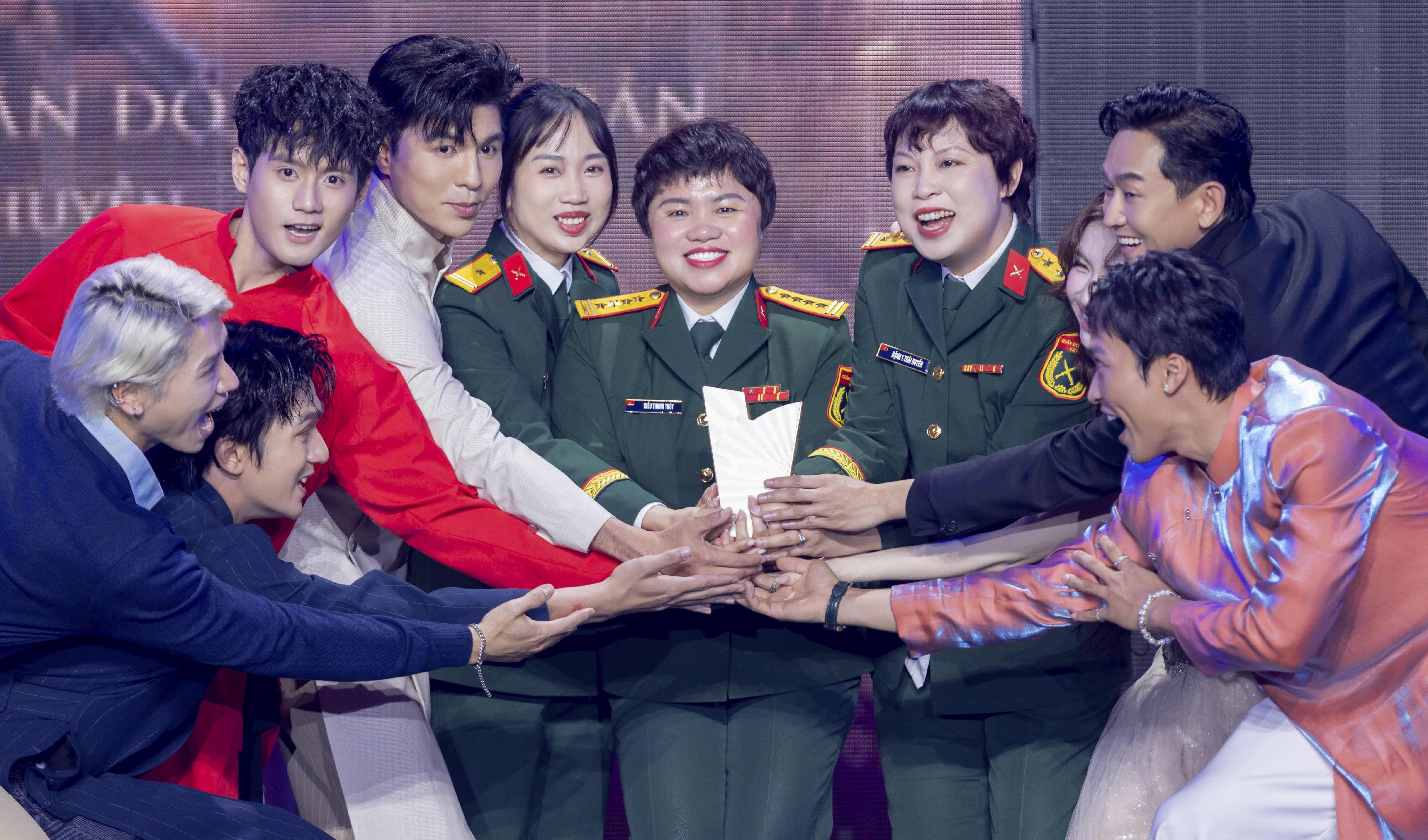 Gala WeChoice Awards 2025 ngập tràn cảm xúc với những câu chuyện truyền cảm hứng