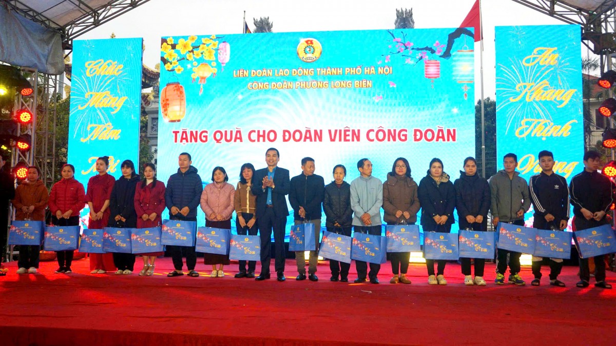 Công đoàn phường Long Biên: Chăm lo thiết thực để đoàn viên, người lao động đón Tết ấm áp, nghĩa tình