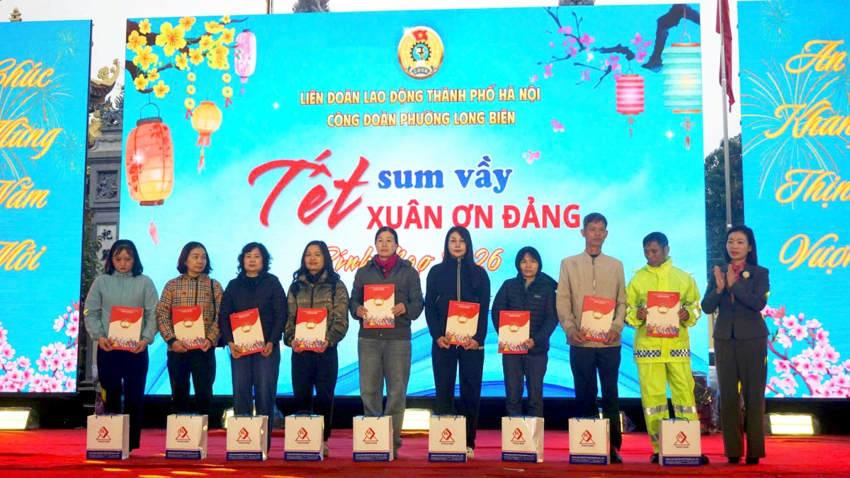 Công đoàn phường Long Biên: Chăm lo thiết thực để đoàn viên, người lao động đón Tết ấm áp, nghĩa tình