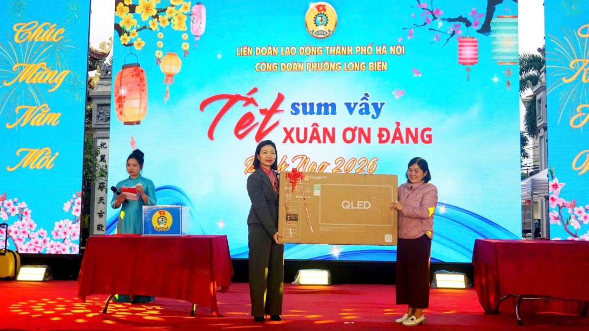 Công đoàn phường Long Biên: Chăm lo thiết thực để đoàn viên, người lao động đón Tết ấm áp, nghĩa tình
