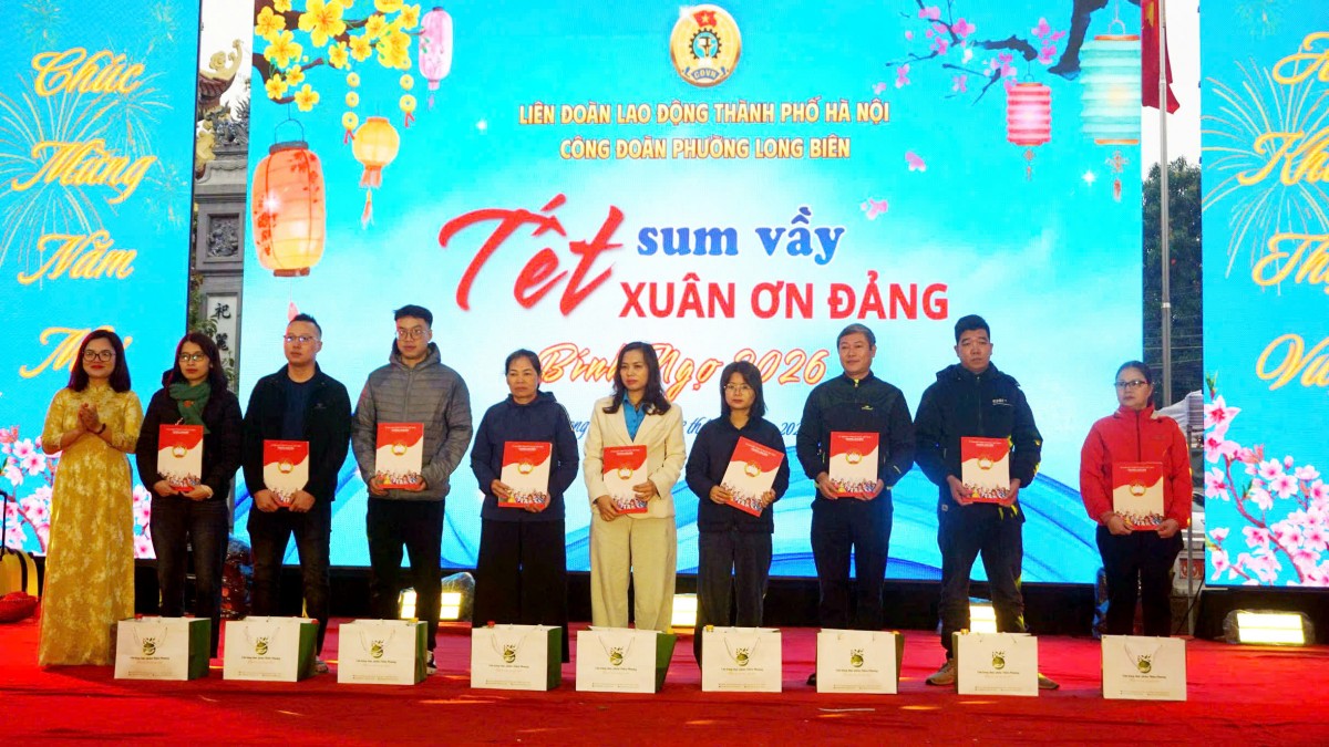Công đoàn phường Long Biên: Chăm lo thiết thực để đoàn viên, người lao động đón Tết ấm áp, nghĩa tình