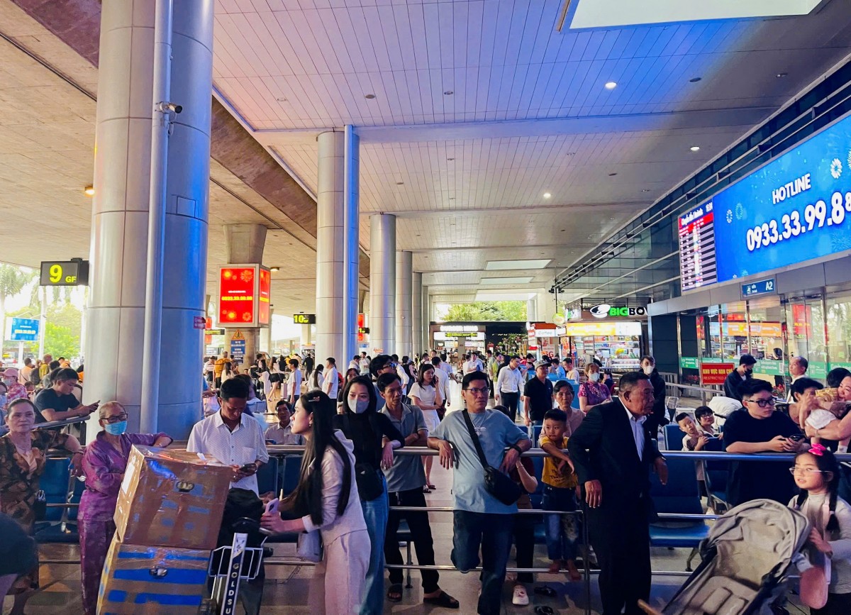 Sân Bay Tân Sơn Nhất Bắt Đầu Bước Vào Cao Điểm Phục Vụ Tết Nguyên Đán 2026