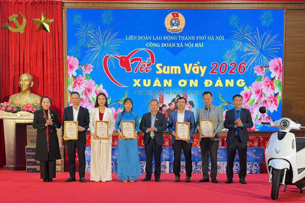 Công đoàn xã Nội Bài: Ấm áp “Tết Sum vầy - Xuân ơn Đảng” Công đoàn xã Nội Bài: Ấm áp “Tết Sum vầy - Xuân ơn Đảng”