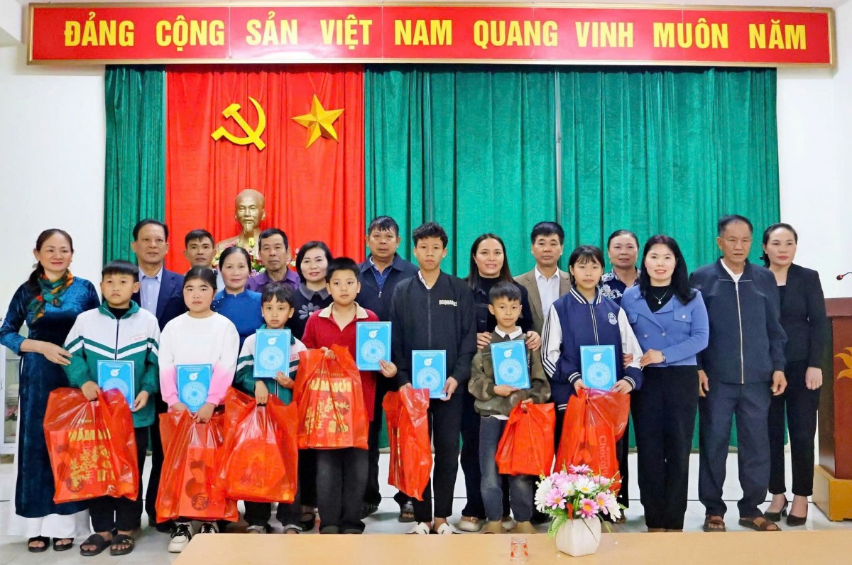 Yêu thương lan tỏa từ Chương trình “Mẹ đỡ đầu” Yêu thương lan tỏa từ Chương trình “Mẹ đỡ đầu”