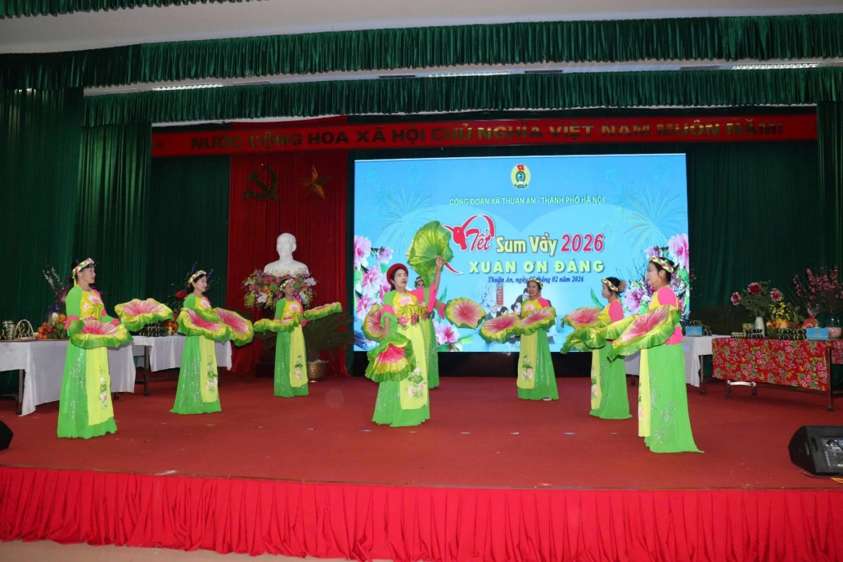 385 phần quà Tết dành cho đoàn viên, người lao động xã Thuận An