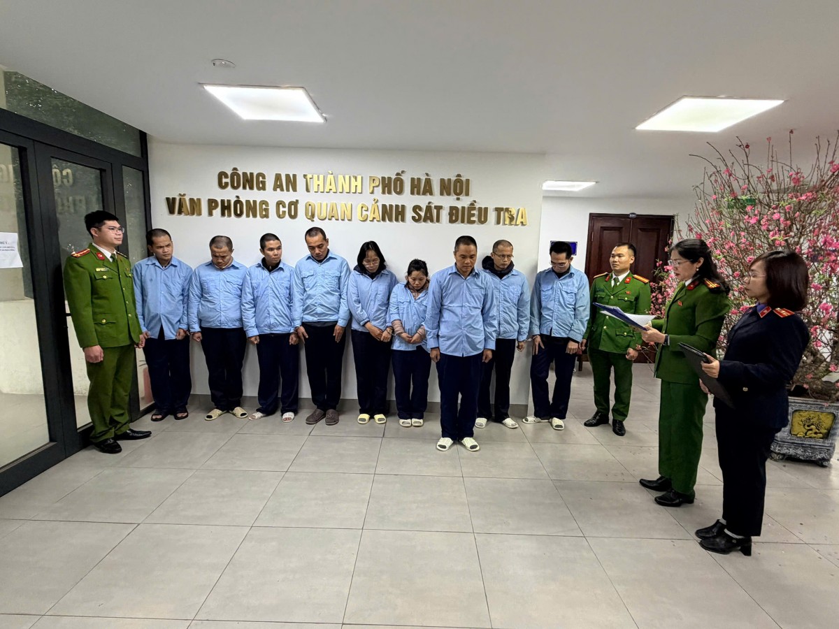 Khởi tố 9 đối tượng lừa đảo chiếm đoạt hơn 318 tỷ đồng của một ngân hàng tại Hà Nội