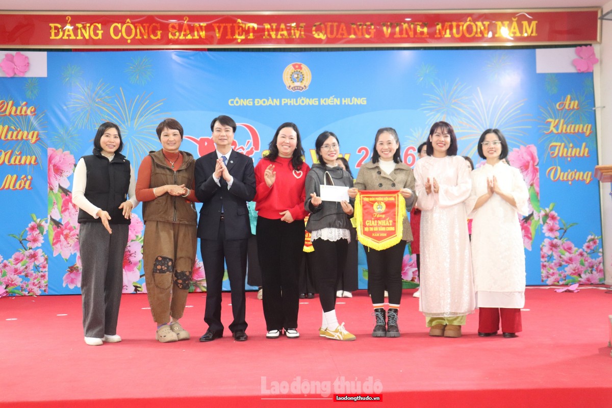 Rộn ràng “Tết sum vầy - Xuân Bính Ngọ 2026” tại phường Kiến Hưng Rộn ràng “Tết Sum vầy - Xuân Bính Ngọ 2026” tại phường Kiến Hưng