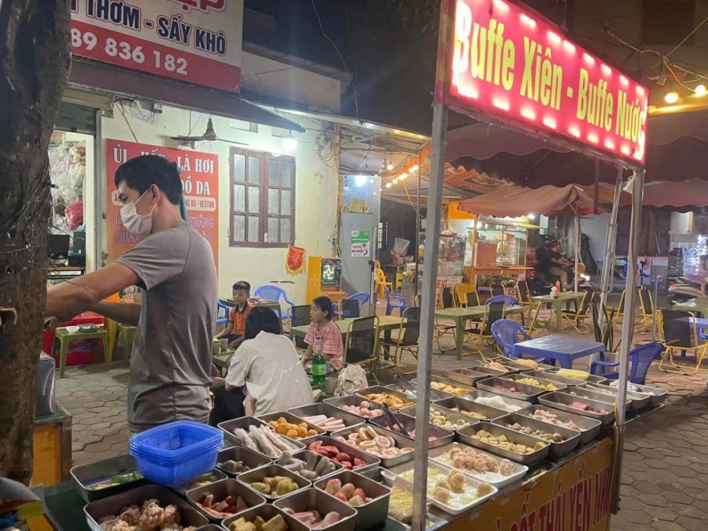Vi phạm vệ sinh khi bán thức ăn đường phố có thể bị phạt tới 3 triệu đồng
