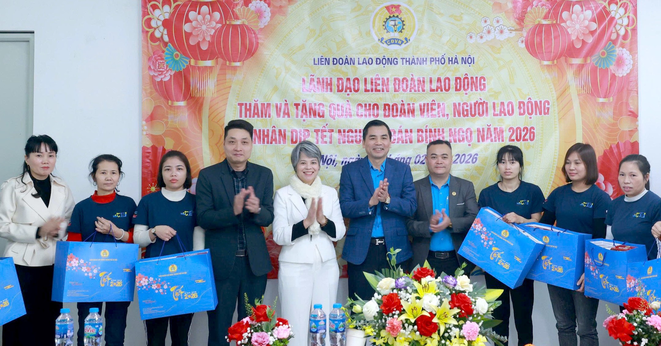 Tết đủ đầy hơn từ những món quà nghĩa tình của Công đoàn