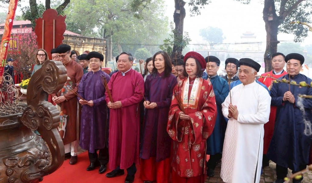 Tái hiện sống động nghi lễ "Tống cựu nghinh tân" tại Hoàng thành Thăng Long