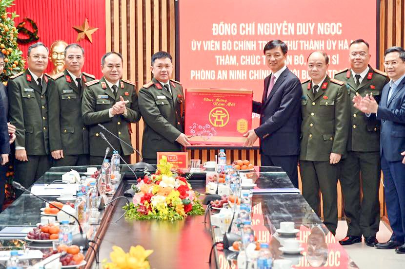 Bí Thư Thành Ủy Hà Nội Nguyễn Duy Ngọc Thăm, Chúc Tết Phòng An Ninh Chính Trị Nội Bộ Công An Thành Phố Hà Nội