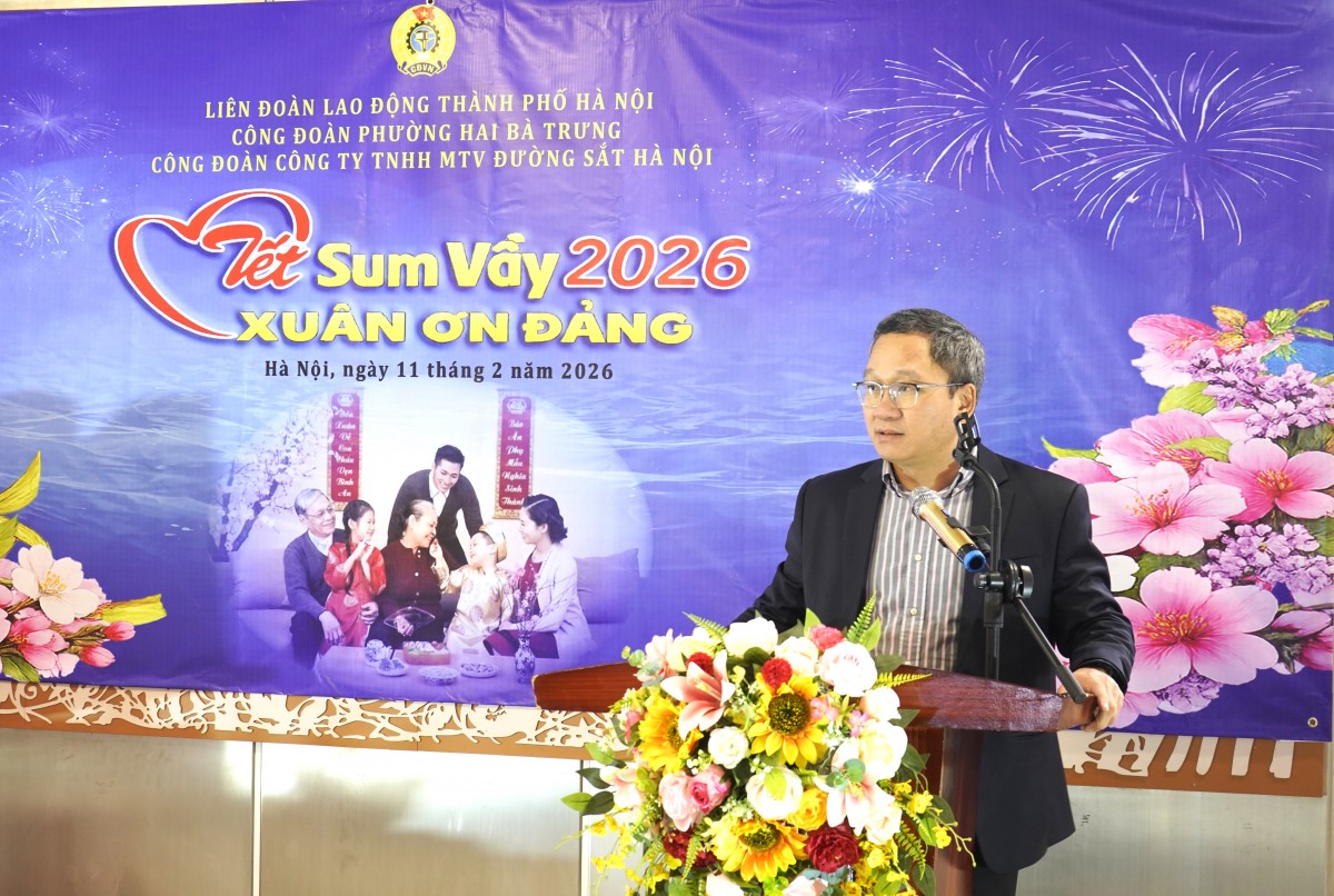 Ấm áp “Tết Sum vầy - Xuân ơn Đảng” cùng người lao động Hà Nội Metro