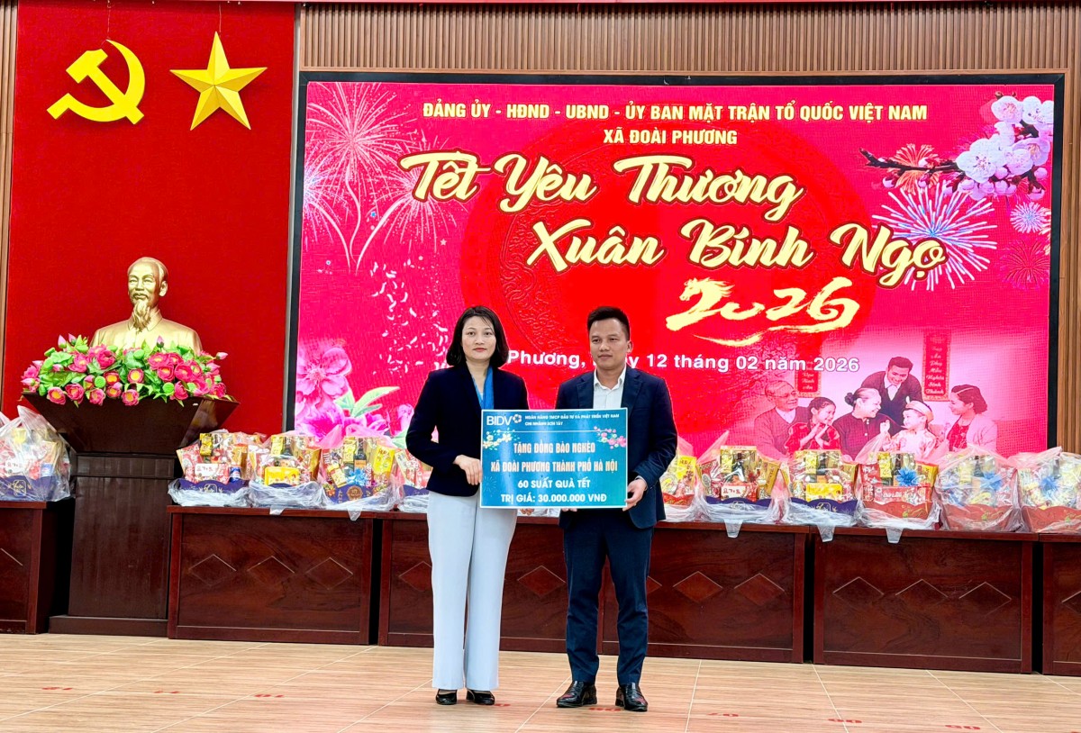 Đoài Phương lan tỏa “Tết sum vầy”, trao quà gần 800 triệu đồng cho người dân khó khăn Đoài Phương lan tỏa “Tết sum vầy”, trao quà gần 800 triệu đồng cho người dân khó khăn
