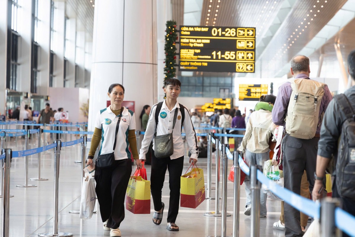 “Chuyến bay Công đoàn - Xuân 2026” đưa hơn 550 đoàn viên, người lao động về quê đón Tết
