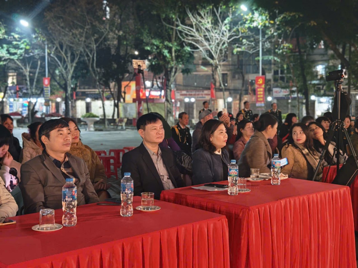 Rực Rỡ Sắc Màu Đêm Văn Nghệ Mừng Đảng, Mừng Xuân Tại Phường Đống Đa