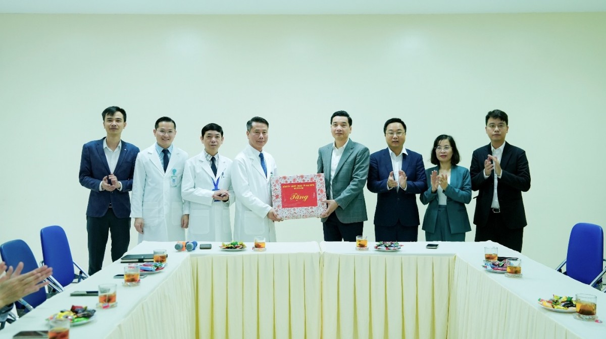 Lãnh đạo xã Gia Lâm thăm, chúc Tết các đơn vị trên địa bàn Lãnh đạo xã Gia Lâm thăm, chúc Tết các đơn vị trên địa bàn