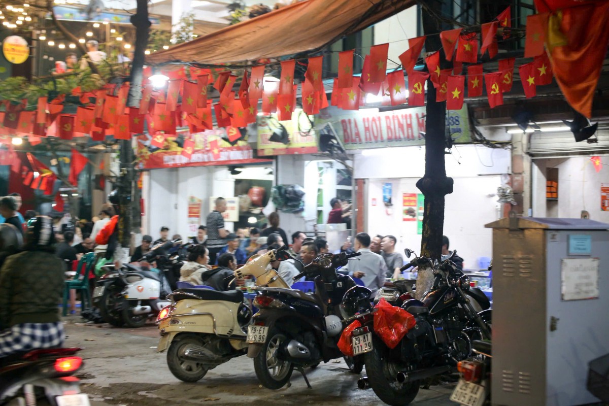 CSGT Hà Nội kiểm soát nồng độ cồn xuyên đêm, phát hiện 85 trường hợp vi phạm