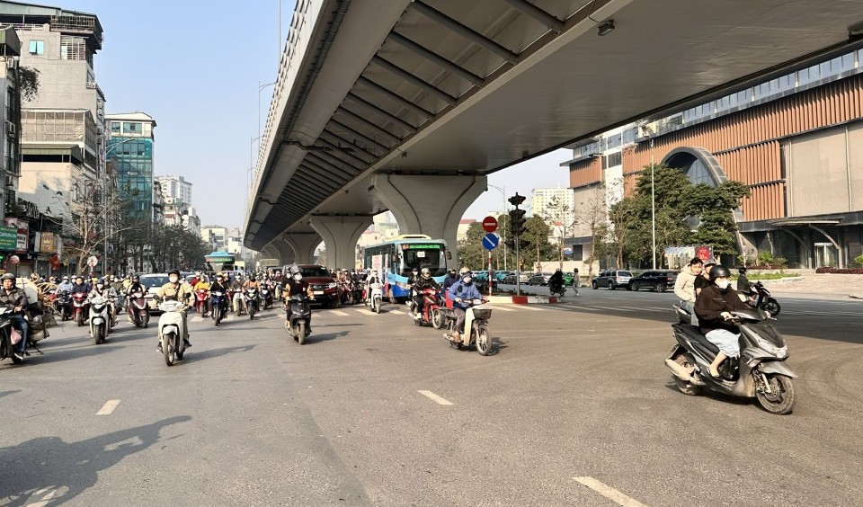 Dự báo thời tiết Hà Nội ngày 15/2: Sáng sớm có sương mù nhẹ, trưa chiều hửng nắng