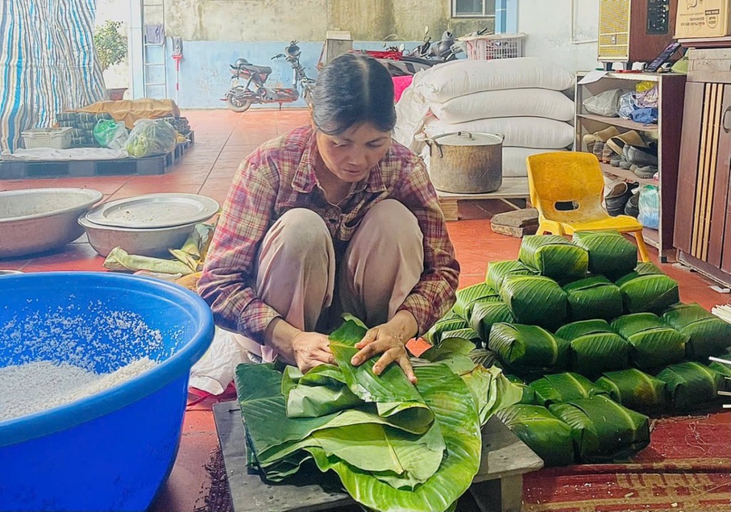 Làng bánh chưng Tranh Khúc tất bật phục vụ Tết Nguyên đán Bính Ngọ