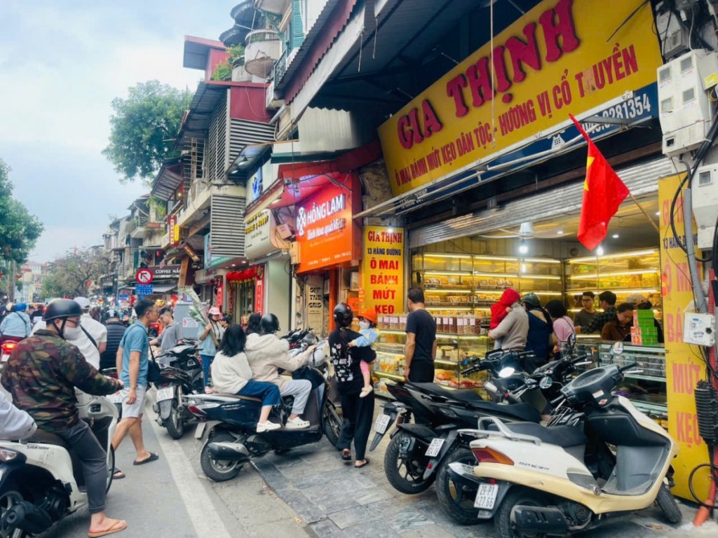 Không khí sắm Tết nhộn nhịp tại Hà Nội những ngày giáp Tết Không khí sắm Tết nhộn nhịp tại Hà Nội những ngày giáp Tết