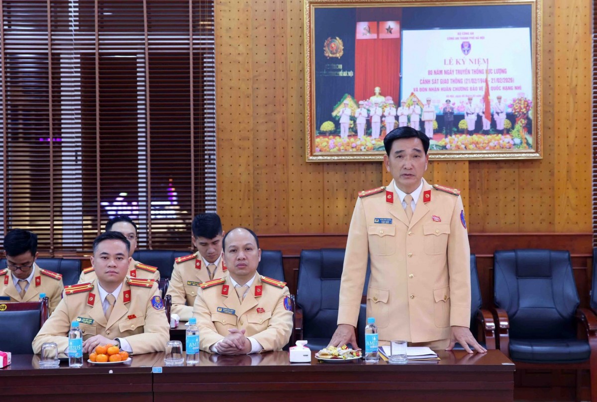 Bí thư Thành ủy Hà Nội Nguyễn Duy Ngọc chúc Tết lực lượng Cảnh sát giao thông Thủ đô