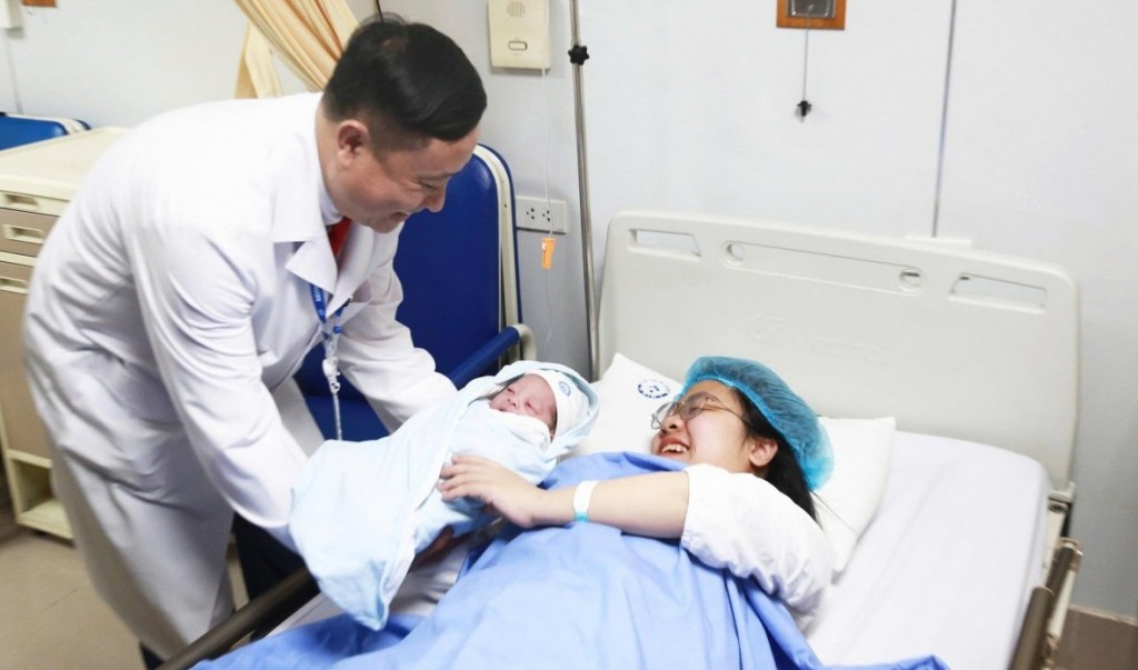 Đón chào bé "ngựa vàng" đầu tiên của năm Bính Ngọ tại Bệnh viện Phụ sản Trung ương
