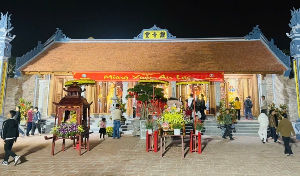 Đi lễ chùa đầu năm - nét đẹp văn hóa lắng sâu trong tâm thức người Việt