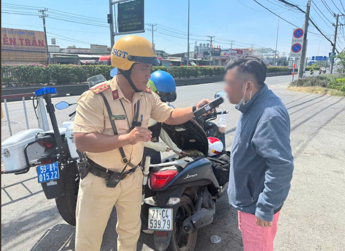 TP.HCM: Xử lý nhiều trường hợp vi phạm nồng độ cồn trong Mùng 1 Tết