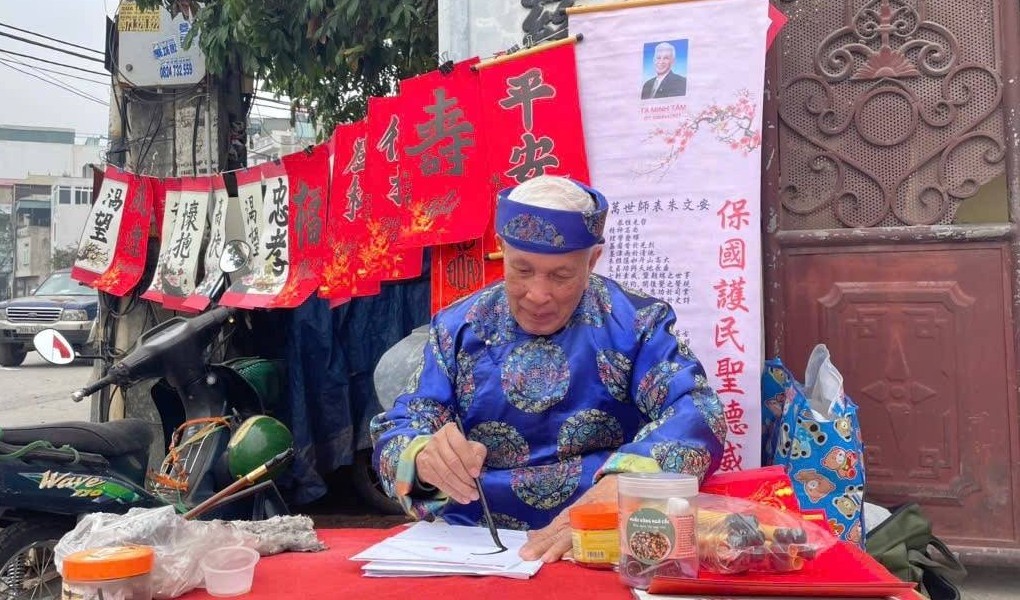 Xin chữ đầu Xuân: Nếp văn hóa đẹp của người Hà Nội