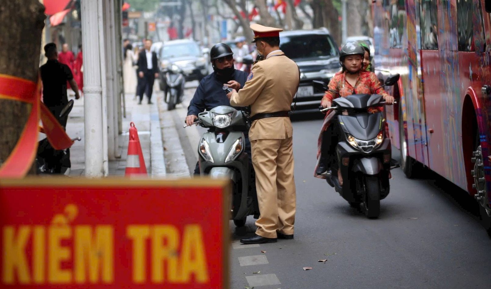 Thiết lập thói quen “đã uống rượu bia, không lái xe”: Mệnh lệnh từ sự bình yên của nhân dân