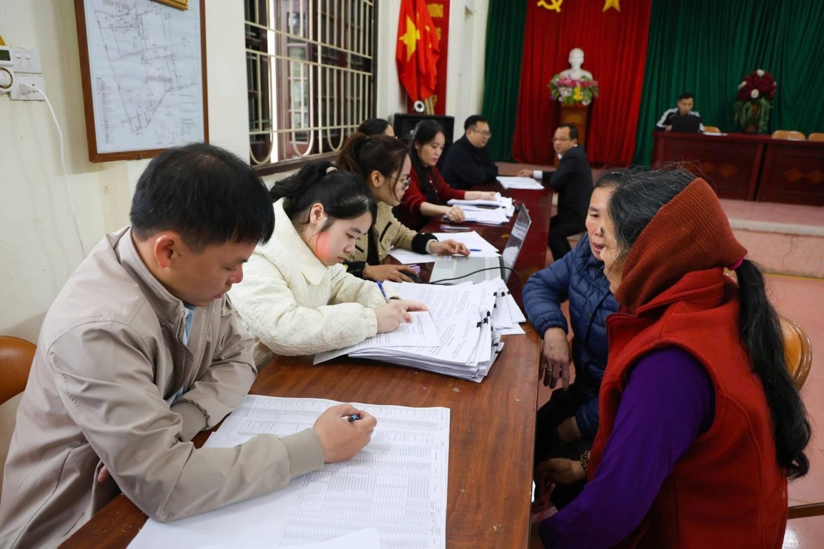 Xã Chương Dương triển khai chi trả giải phóng mặt bằng và thông báo thu hồi đất tại thôn Chương Lộc Xã Chương Dương triển khai chi trả giải phóng mặt bằng và thông báo thu hồi đất tại thôn Chương Lộc