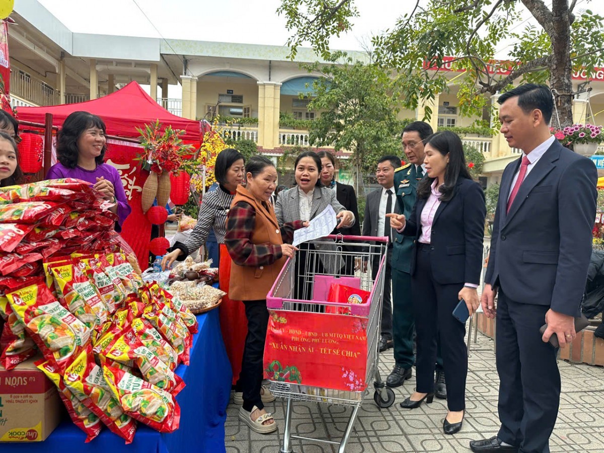 MTTQ Việt Nam các xã, phường: Trao nghĩa tình, bồi đắp niềm tin MTTQ Việt Nam các xã, phường: Trao nghĩa tình, bồi đắp niềm tin