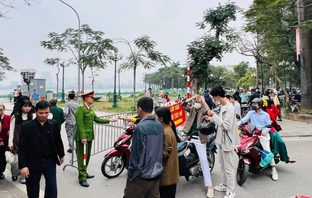 Trông xe miễn phí dịp Tết: Giải pháp thiết thực tạo thuận lợi cho người dân và du khách