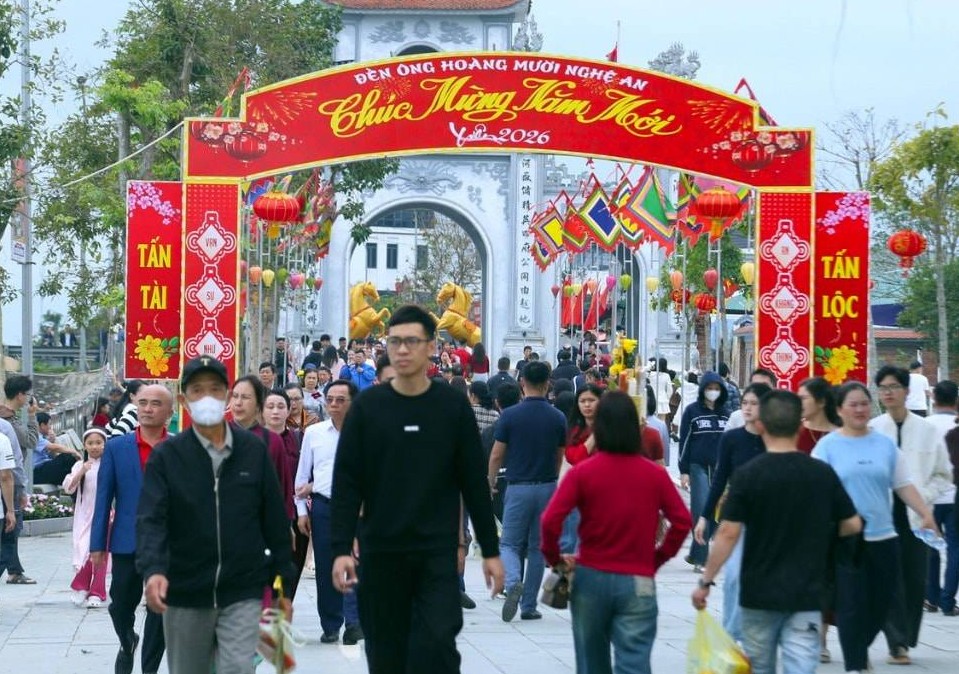 Về Lam Thành lễ đền Ông Hoàng Mười giữa sắc Xuân xứ Nghệ