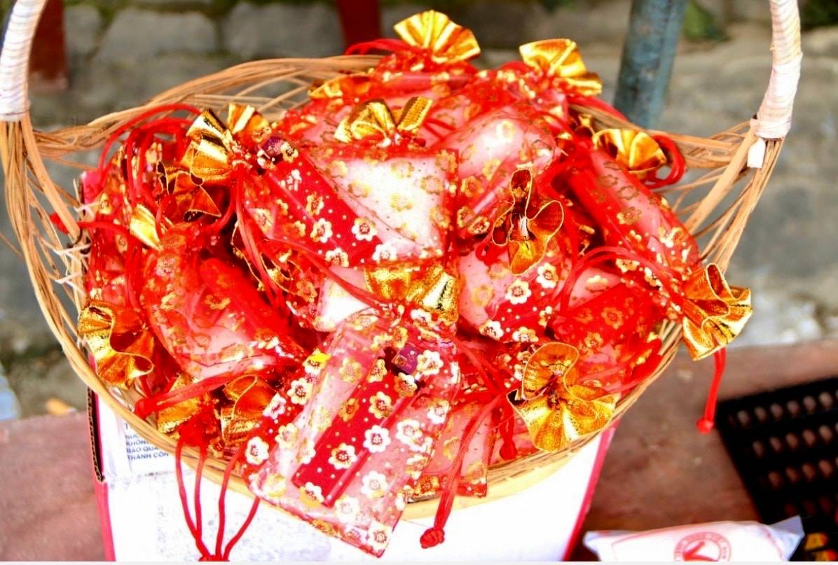Mua muối đầu năm, nét đẹp bình dị z7547585518633_b2a8030fee3d9f6ce5c91fa79af3823c.jpg