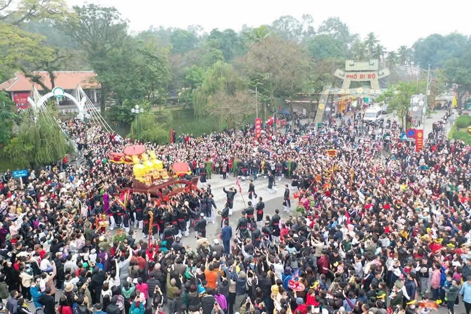 Đầu xuân trẩy hội Đền Và Đầu xuân trẩy hội Đền Và