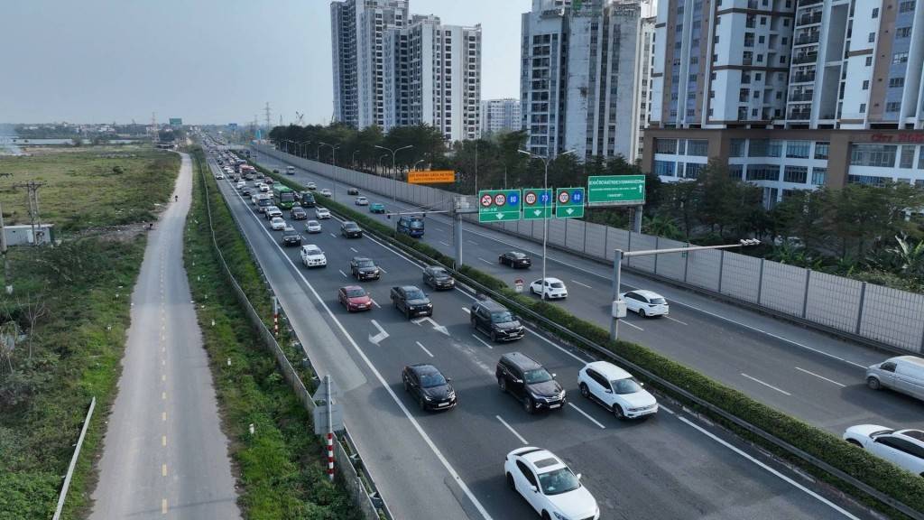 Cục CSGT dự kiến tạm đóng chiều ra khỏi Hà Nội và TP. Hồ Chí Minh để giảm ùn tắc