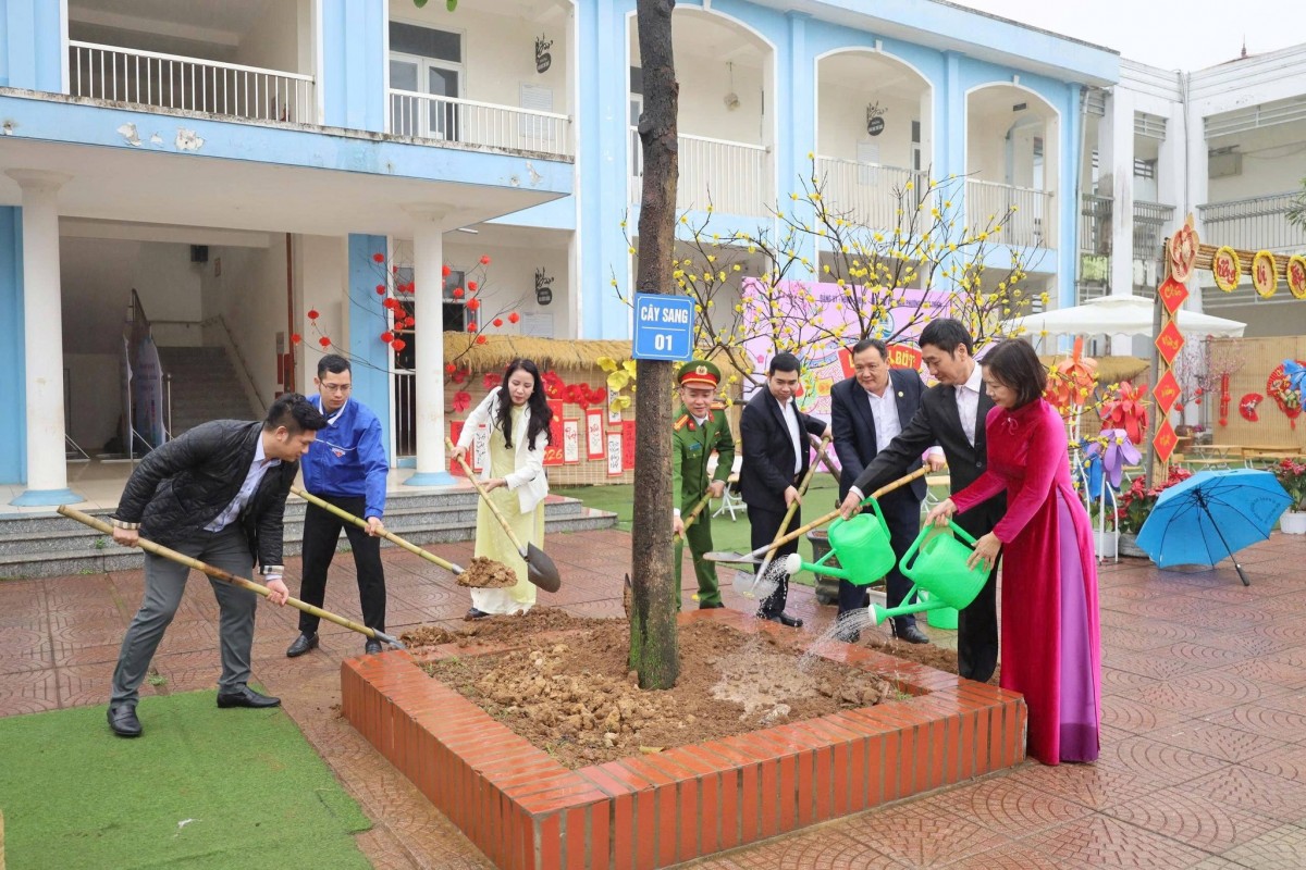 Phường Tùng Thiện lan tỏa tinh thần hiếu học, gieo mầm xanh Xuân Bính Ngọ