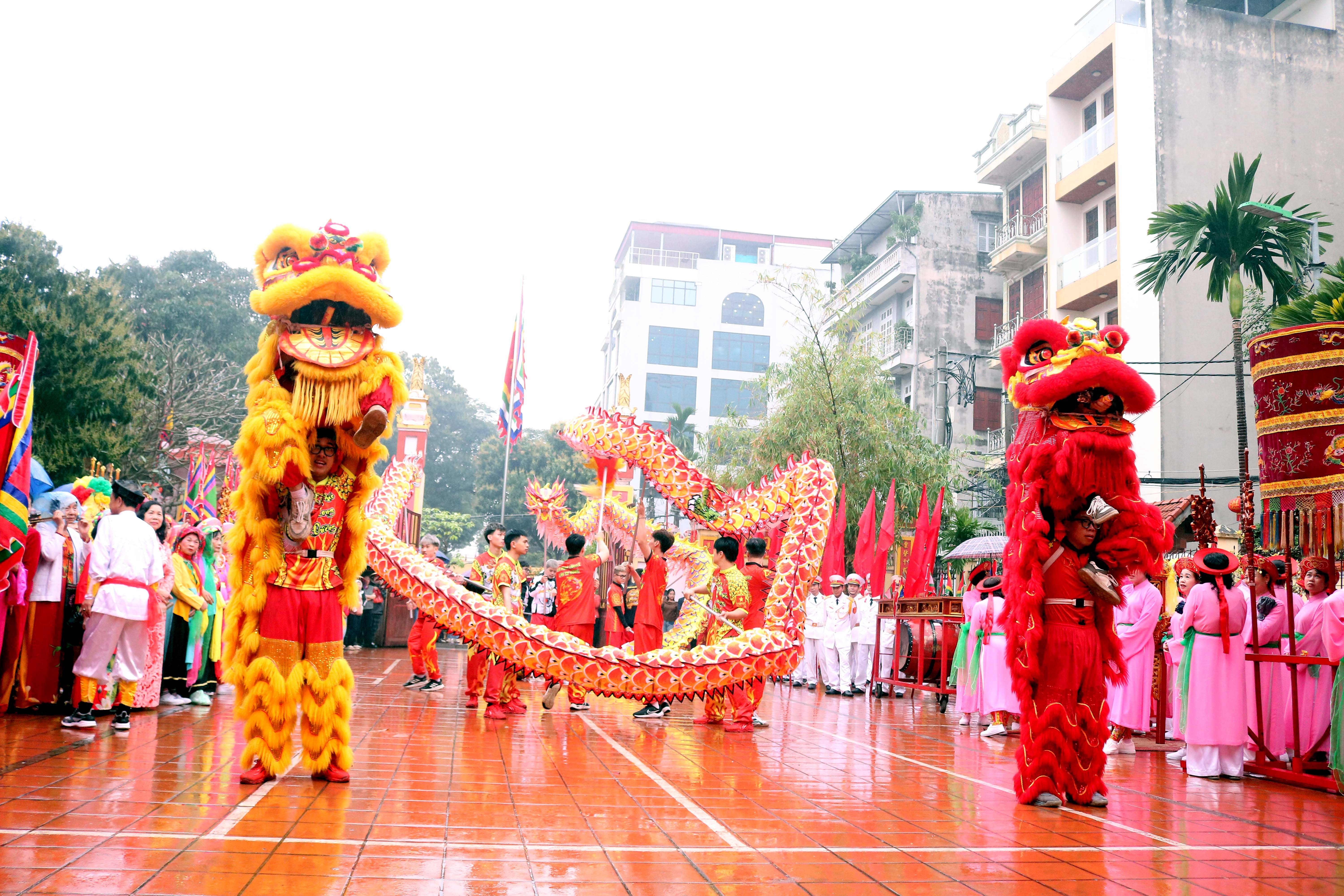 Xuân Đỉnh tưng bừng khai hội Đền Sóc