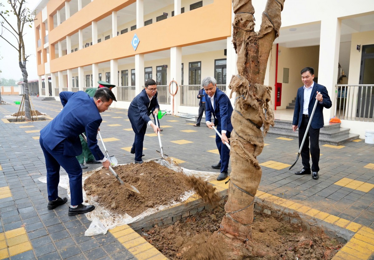 Sơn Tây: Tổ chức Lễ khai bút đầu năm, phát động Tết trồng cây Xuân Bính Ngọ