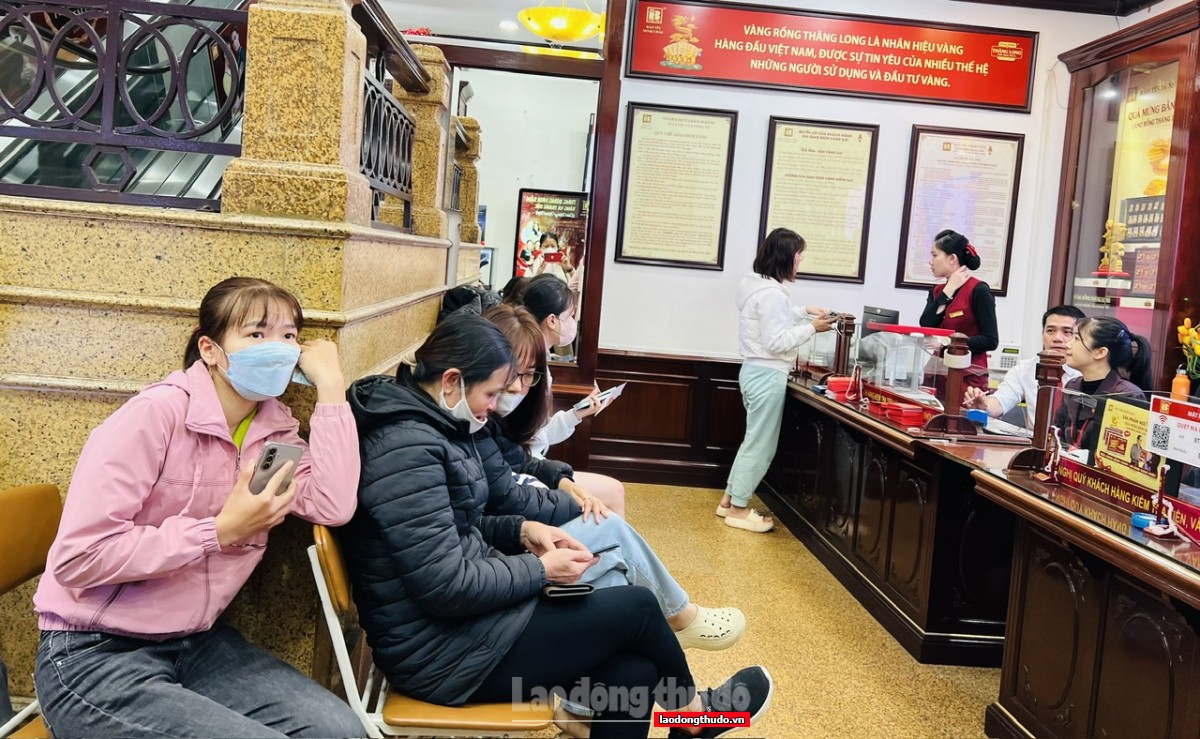 Thị trường vàng sôi động trở lại sau kỳ nghỉ Tết Nguyên đán Bính Ngọ 2026 Thị trường vàng sôi động trở lại sau kỳ nghỉ Tết Nguyên đán Bính Ngọ 2026