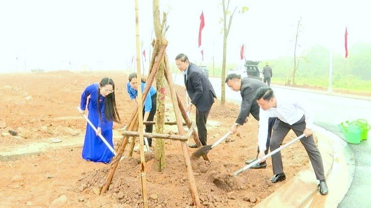 Xã Hát Môn phấn đấu trồng trên 5.000 cây xanh trong năm 2026