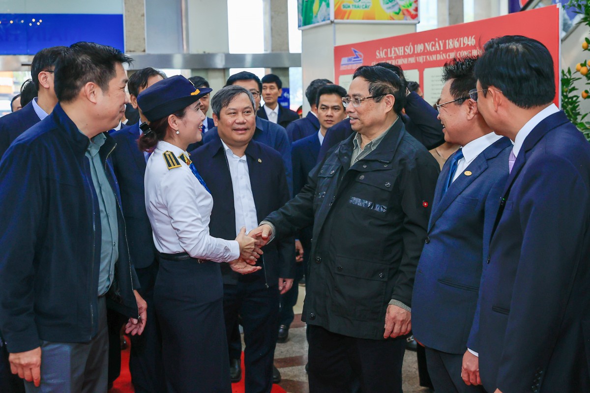 Thủ tướng Phạm Minh Chính “tiếp lửa” công trường metro Nhổn - Ga Hà Nội đầu xuân Thủ tướng Phạm Minh Chính “tiếp lửa” công trường metro Nhổn - Ga Hà Nội đầu xuân