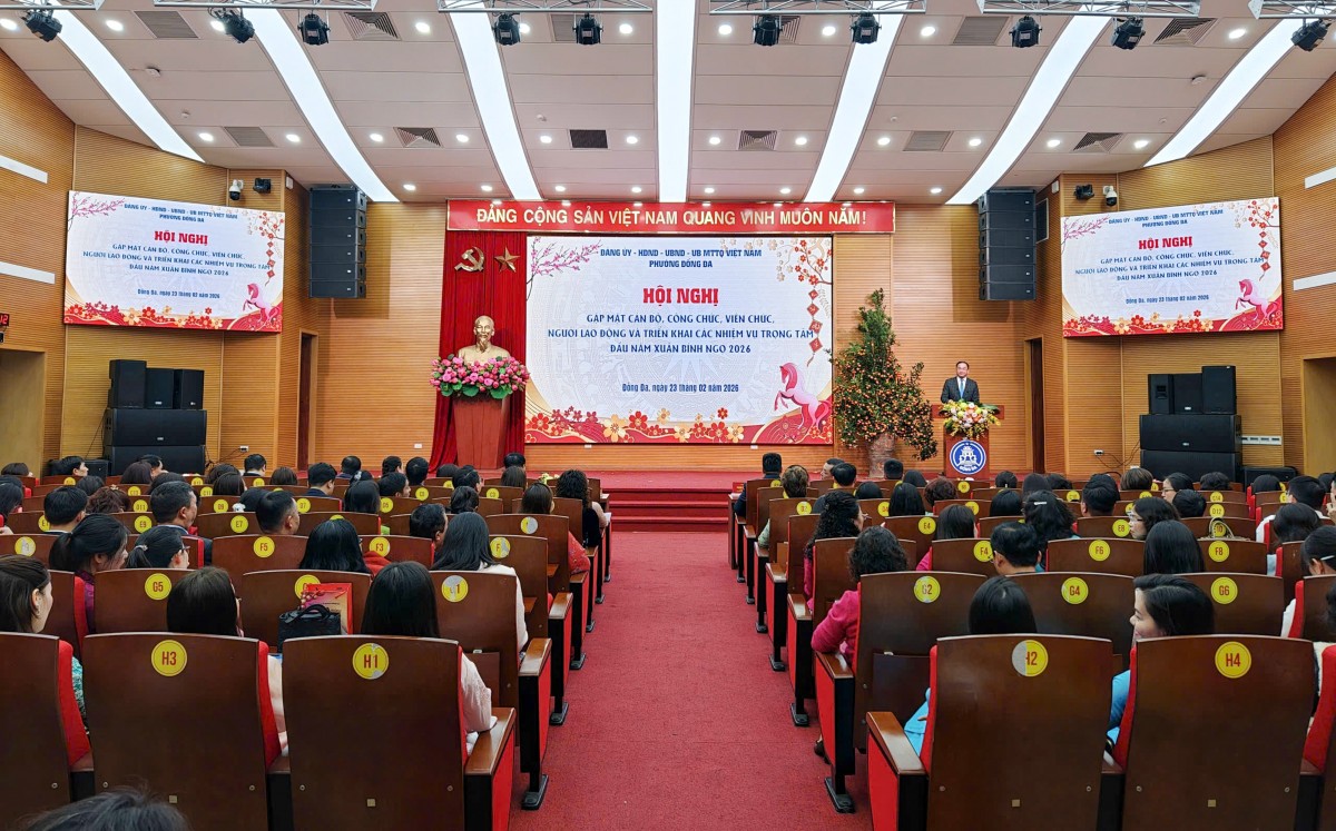 Công chức Thủ đô quyết tâm thực hiện thắng lợi nhiệm vụ ngay từ ngày đầu năm Công chức Thủ đô quyết tâm thực hiện thắng lợi nhiệm vụ ngay từ ngày đầu năm