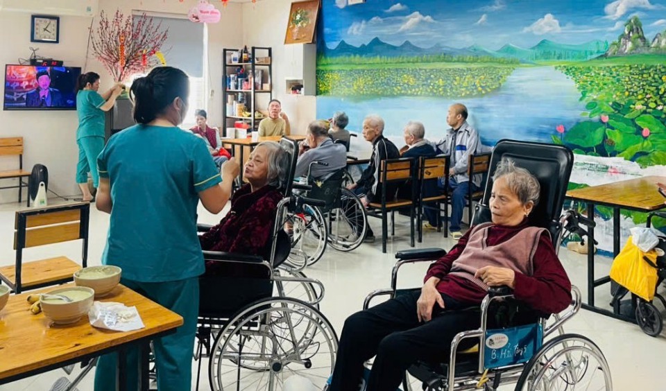 Khi mùa xuân gõ cửa viện dưỡng lão