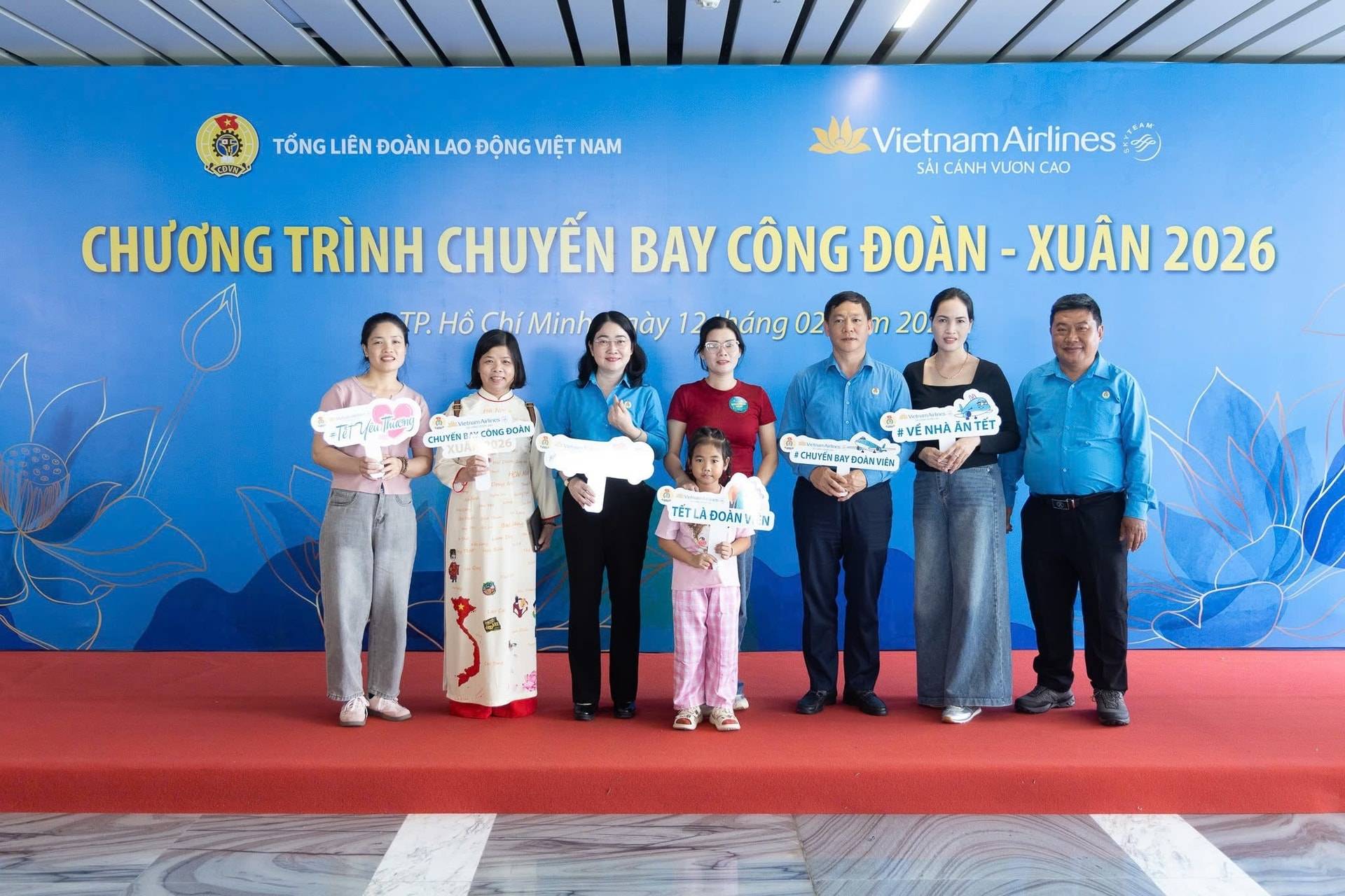 Công đoàn mang xuân ấm áp đến với hàng triệu người lao động 634062938_1317498060413127_3660832725765130382_n.jpg